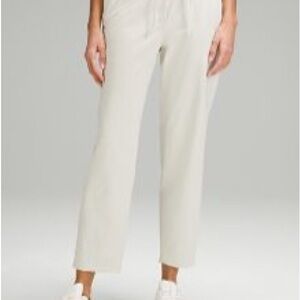 Lululemon Luxtreme Tapered Leg 7/8 Pant Size M COLOR BONE